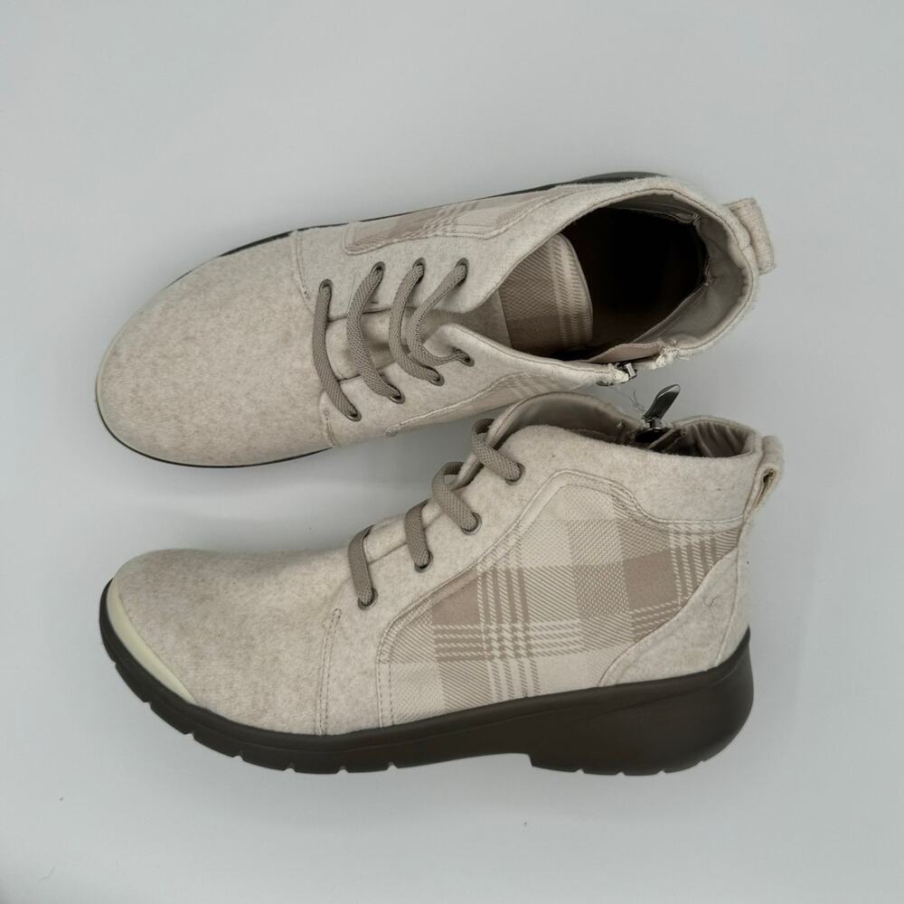 Bzees Light Beige Plaid Ankle Boots